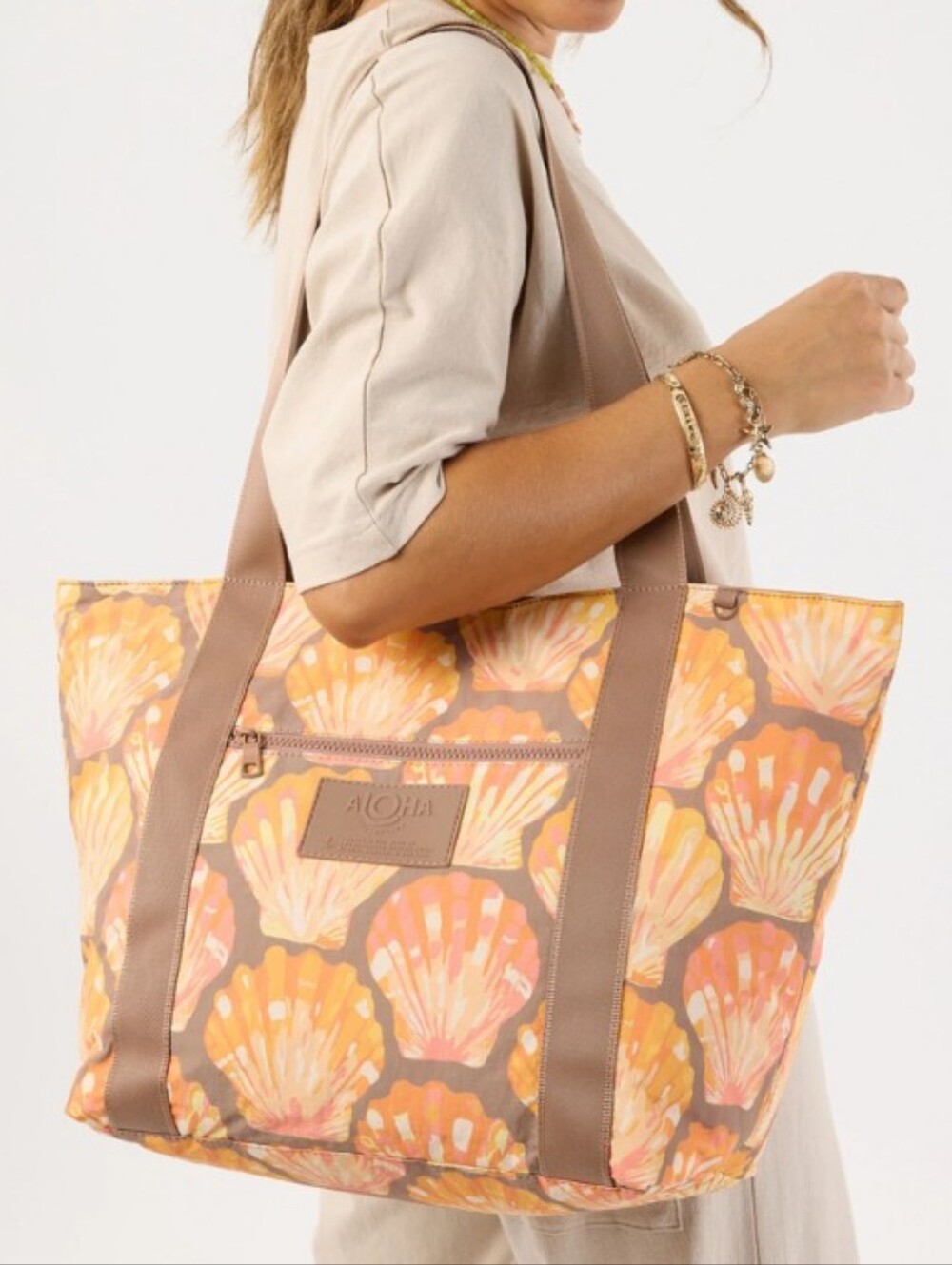ALOHA Collection Sunrise Shell Print Tote in Orange and Tan EUC Limited Edition